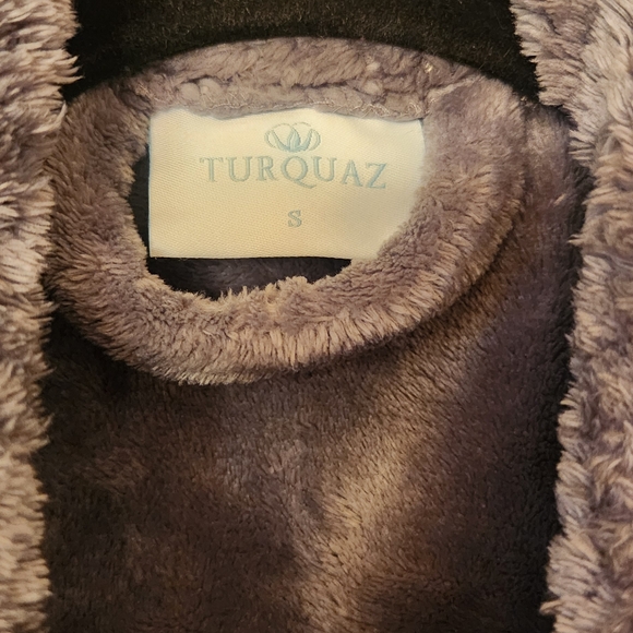 Plush Gray Robe - Picture 2 of 2